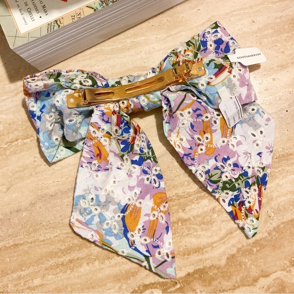 NWT Anthropologie Floral Eyelet Bow - Picture 2 of 4